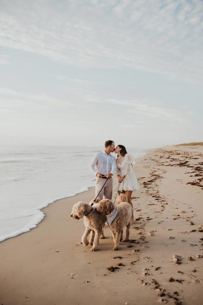 How to elope with dogs in Florida